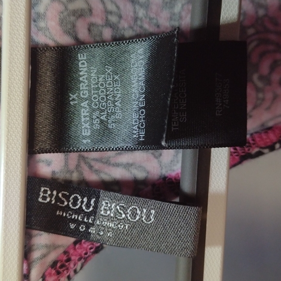 Cute weird top - Picture 2 of 5